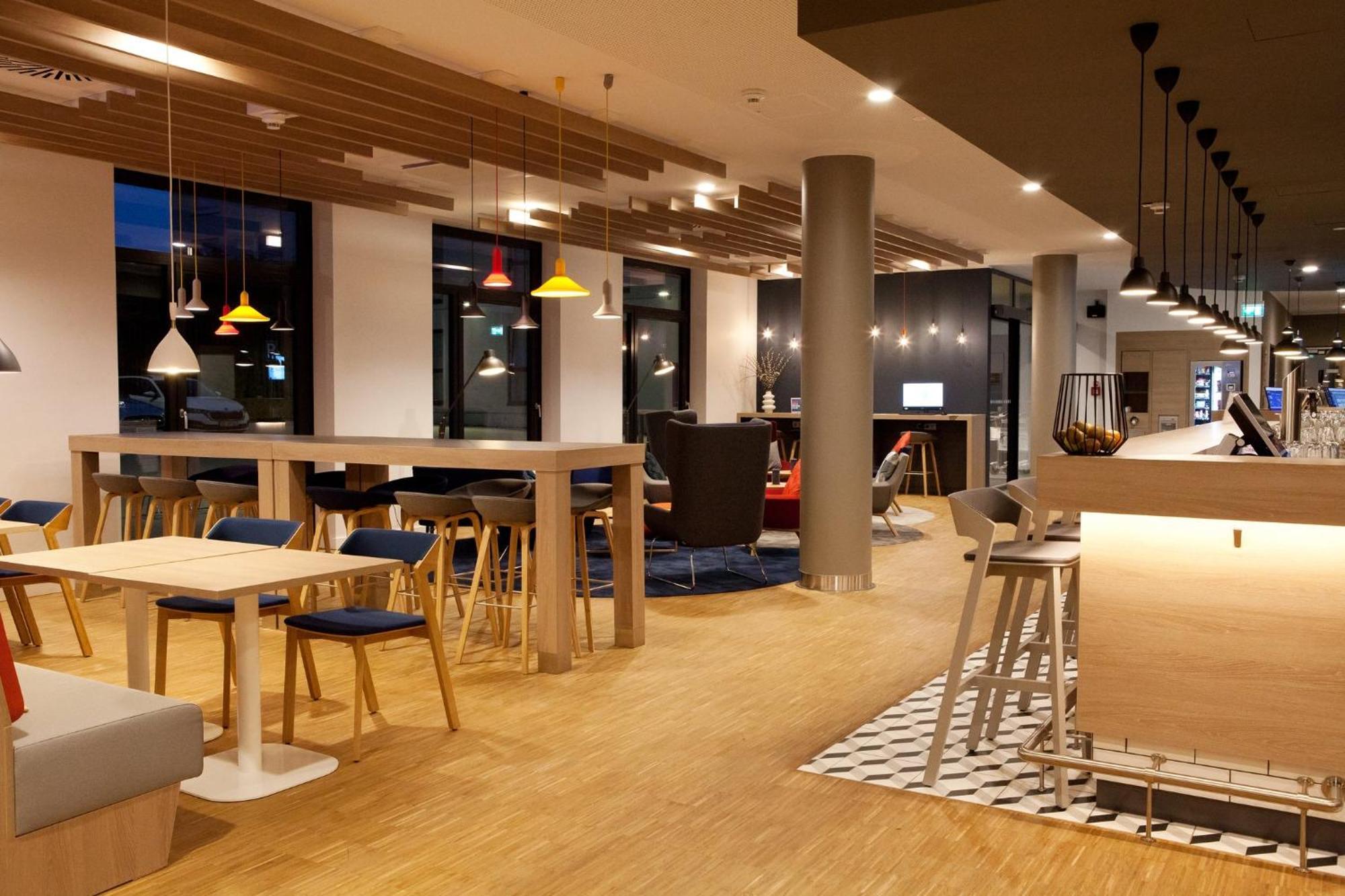 Holiday Inn Express - เรมไชด์ ภายนอก รูปภาพ
