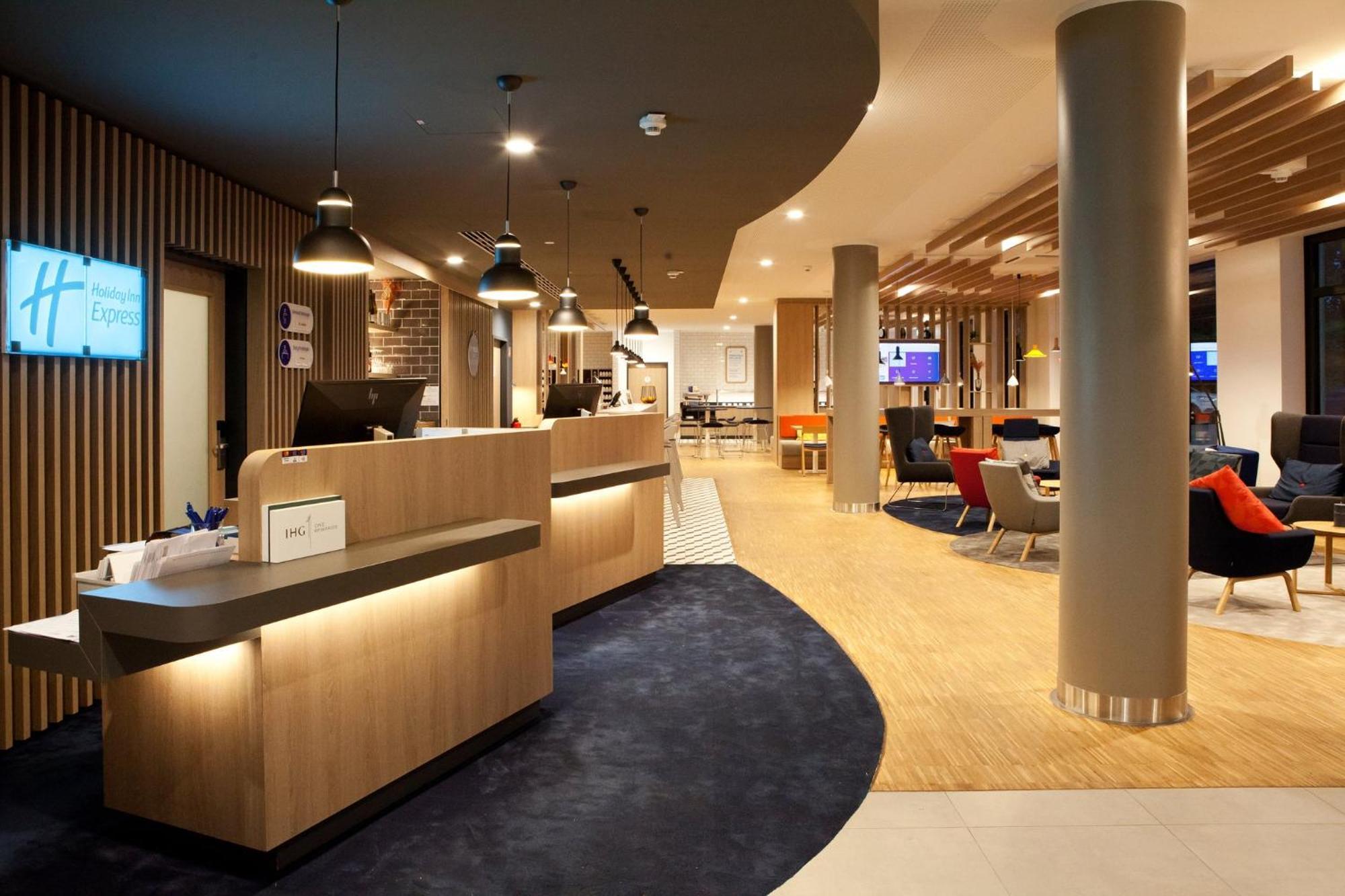 Holiday Inn Express - เรมไชด์ ภายนอก รูปภาพ